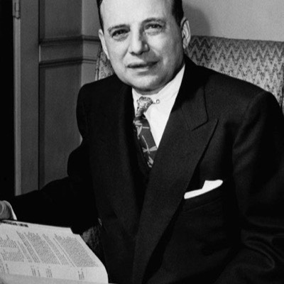 Portrait photo of Benjamin Graham